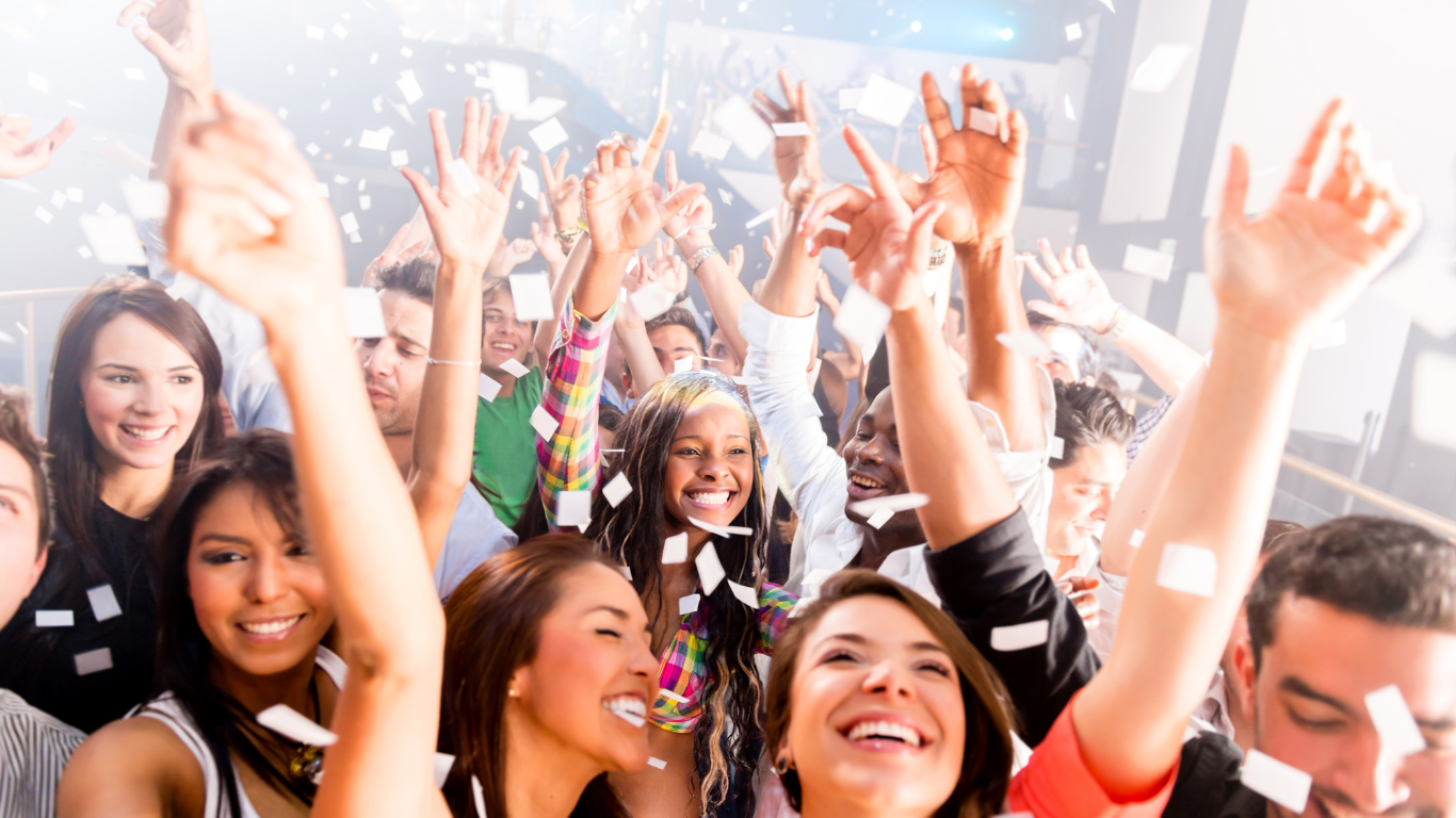 Dansende en feestende mensen op een feest met een easy peezy